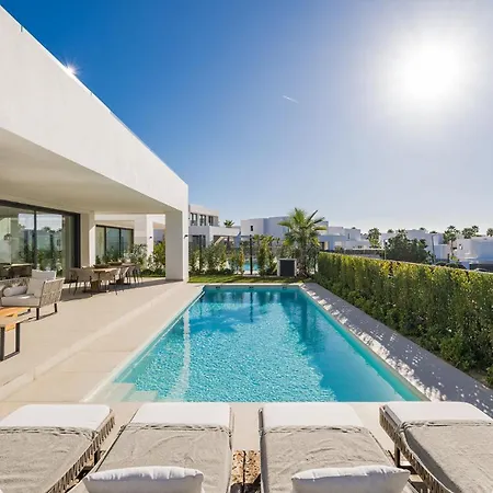 Private Luxury In With Mountain And Sea Views Μαρμπέλλα
