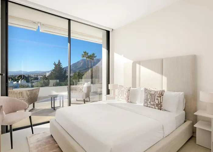 Private Luxury In With Mountain And Sea Views * Μαρμπέλλα