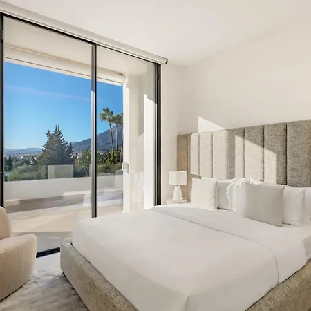 Private Luxury Villa In Marbella With Mountain And Sea Views Casa vacanze *